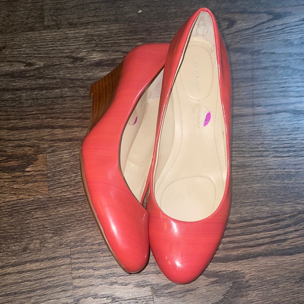 Calvin Klein wedges Coral color